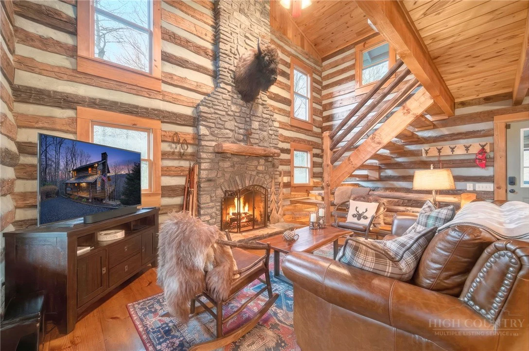 Image number 22 for the current listing