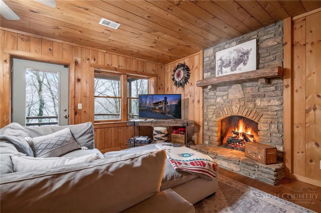Image number 8 for the current listing