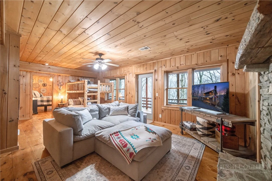 Image number 7 for the current listing