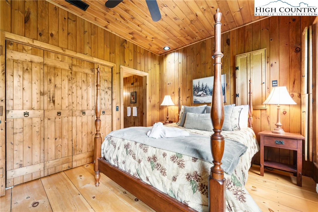 Image number 3 for the current listing