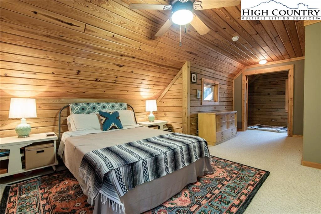 Image number 3 for the current listing