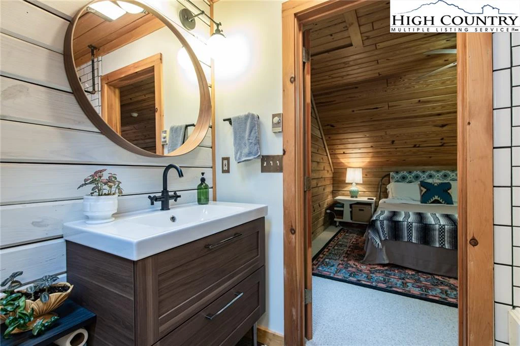 Image number 6 for the current listing