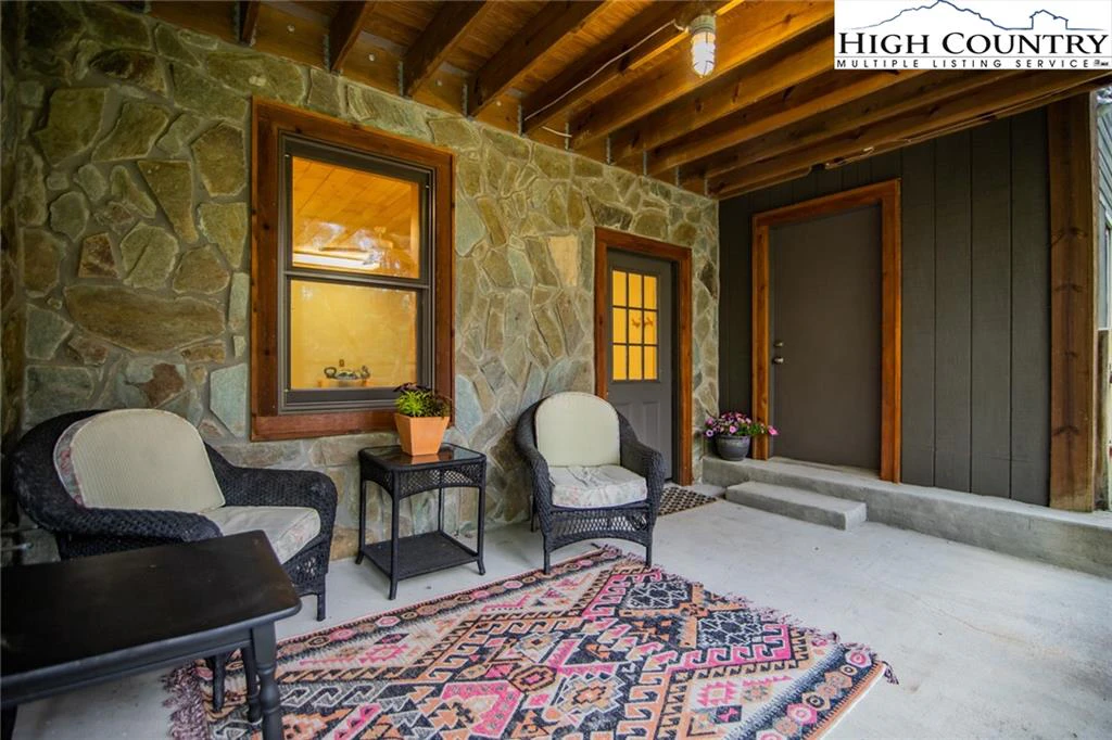 Image number 8 for the current listing