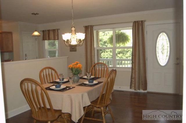 Image number 9 for the current listing