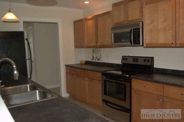 Image number 7 for the current listing