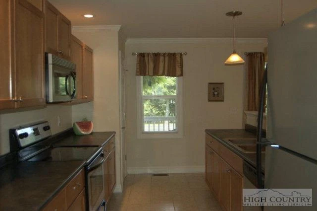 Image number 6 for the current listing