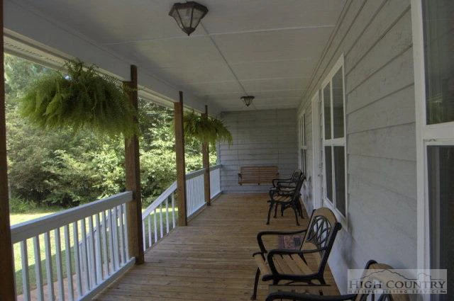 Image number 20 for the current listing