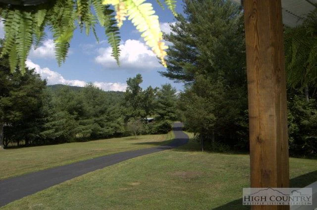 Image number 19 for the current listing