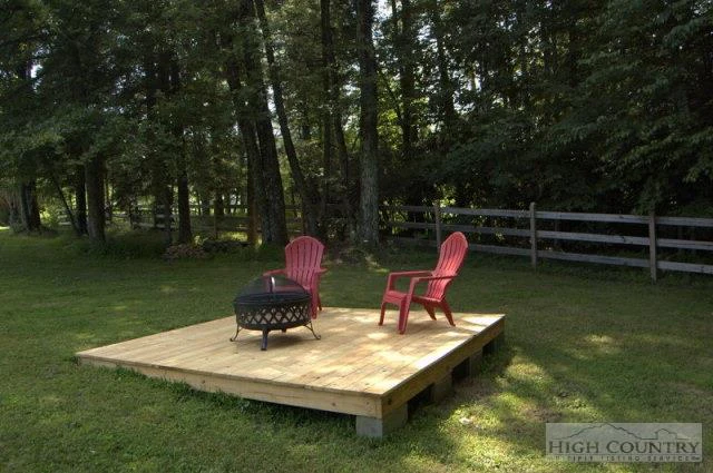 Image number 17 for the current listing