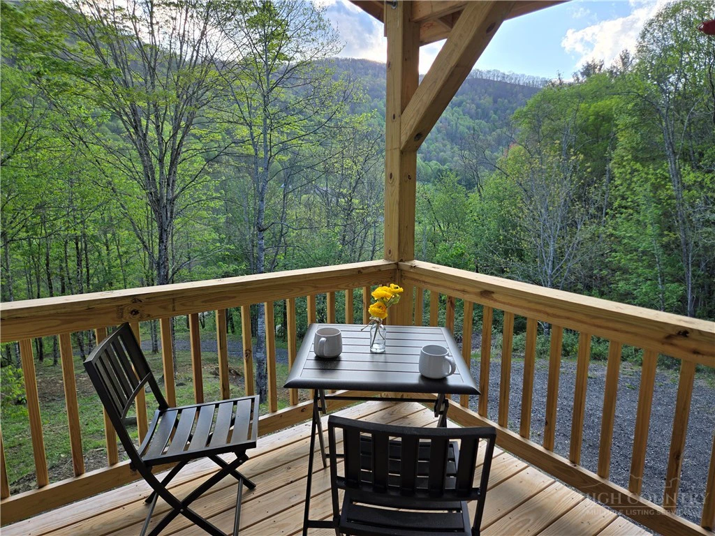 Image number 4 for the current listing