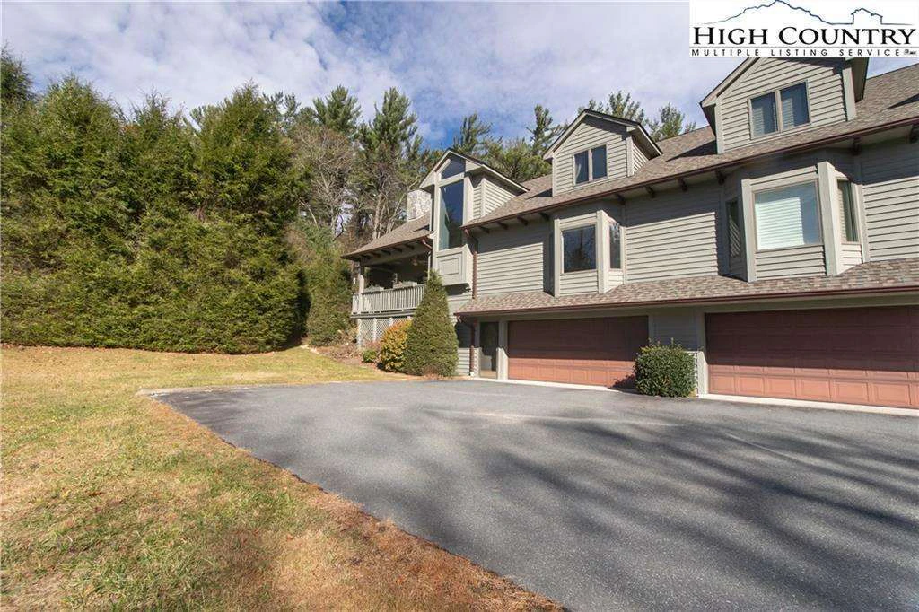 Image number 14 for the current listing