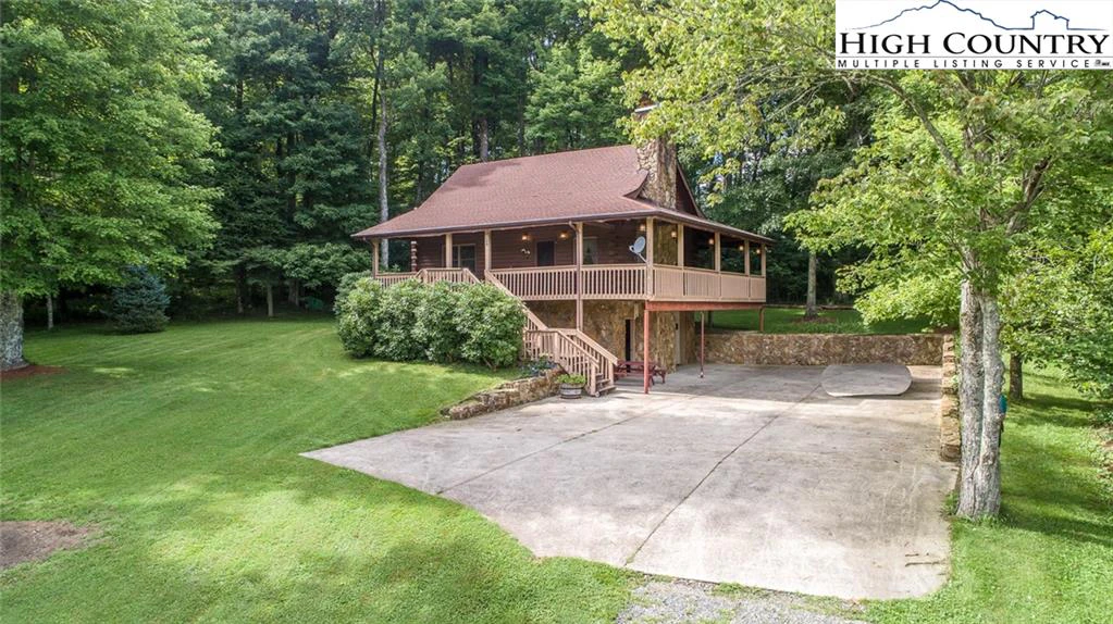 Image number 1 for the current listing