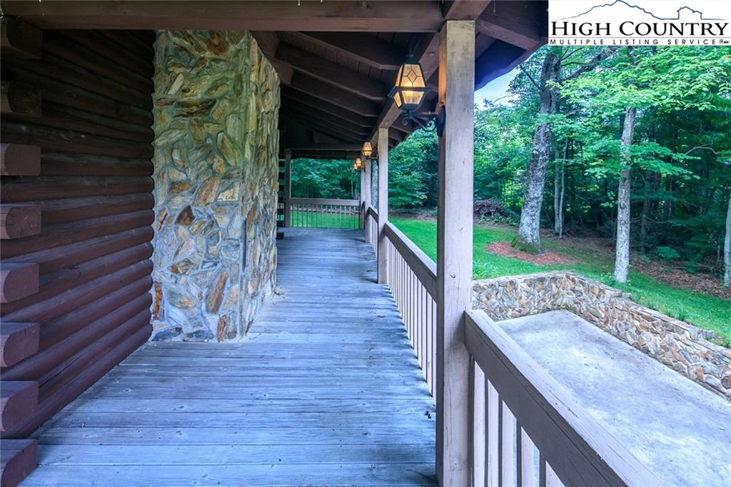 Image number 11 for the current listing