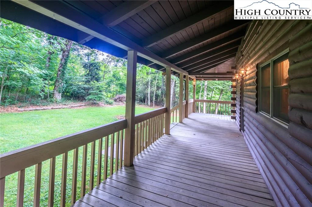 Image number 15 for the current listing