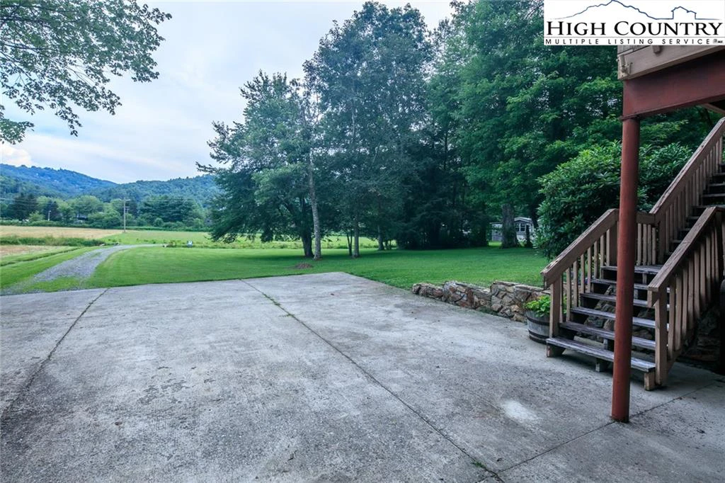 Image number 18 for the current listing