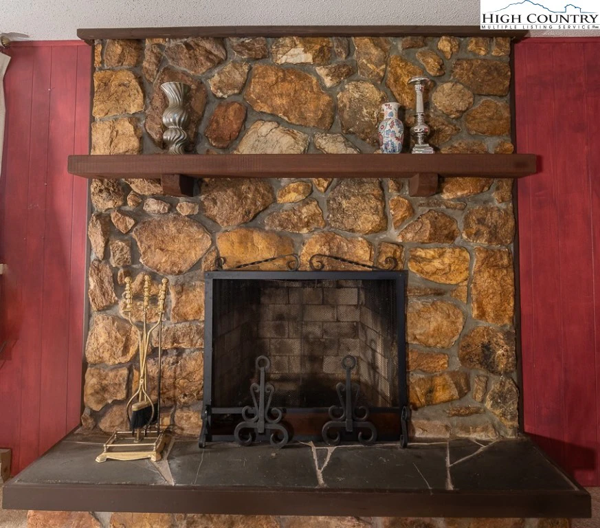 Image number 10 for the current listing