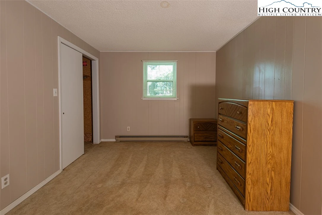 Image number 6 for the current listing