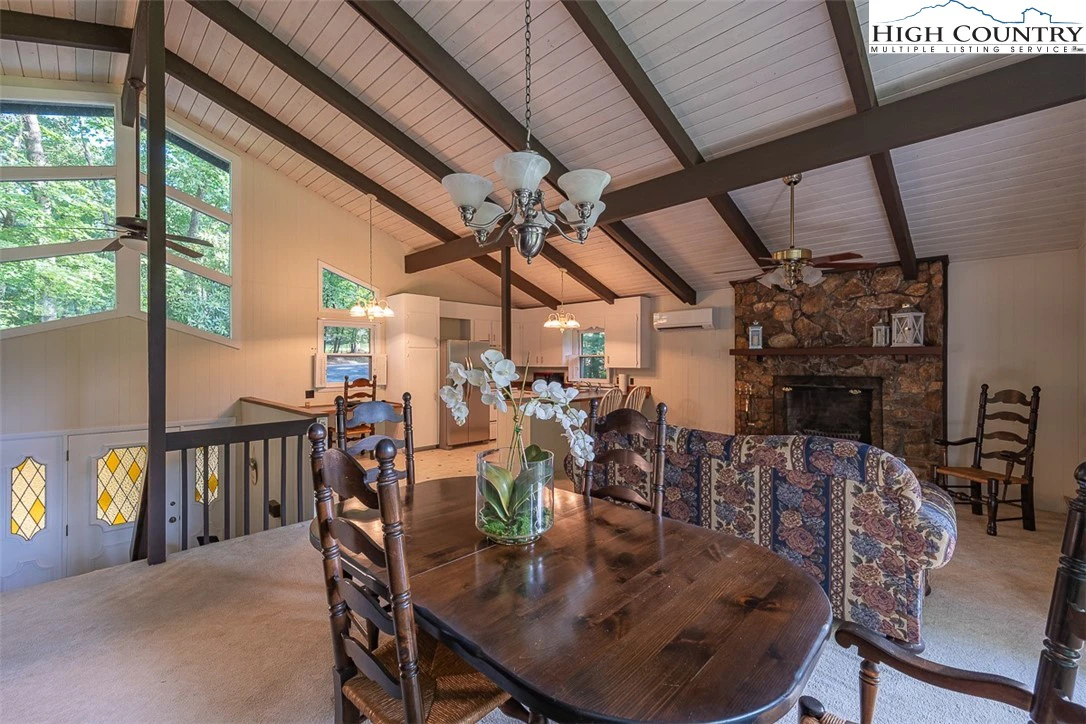 Image number 21 for the current listing