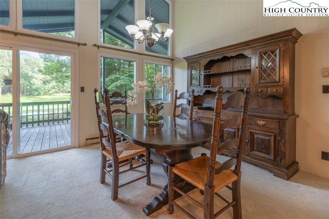 Image number 14 for the current listing