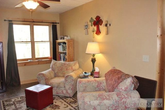 Image number 7 for the current listing