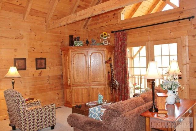 Image number 4 for the current listing