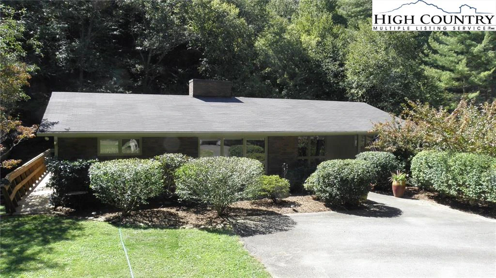 Image number 1 for the current listing