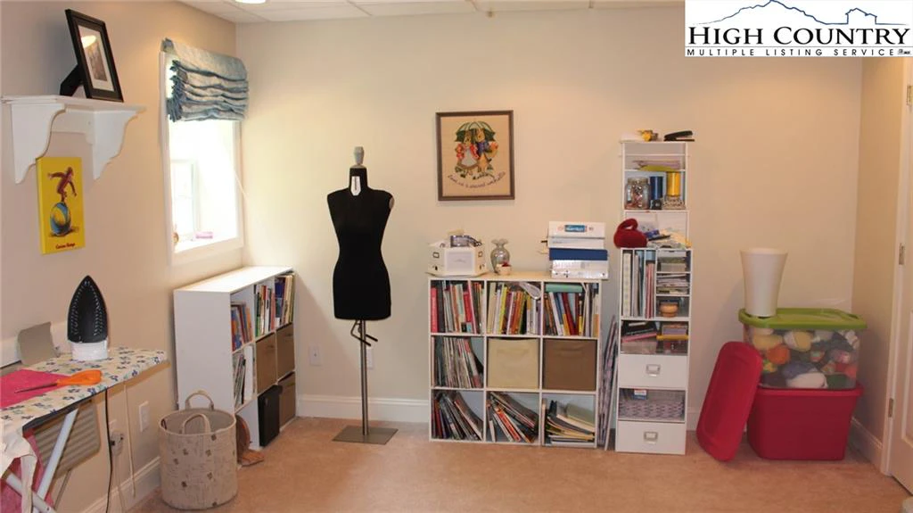 Image number 7 for the current listing