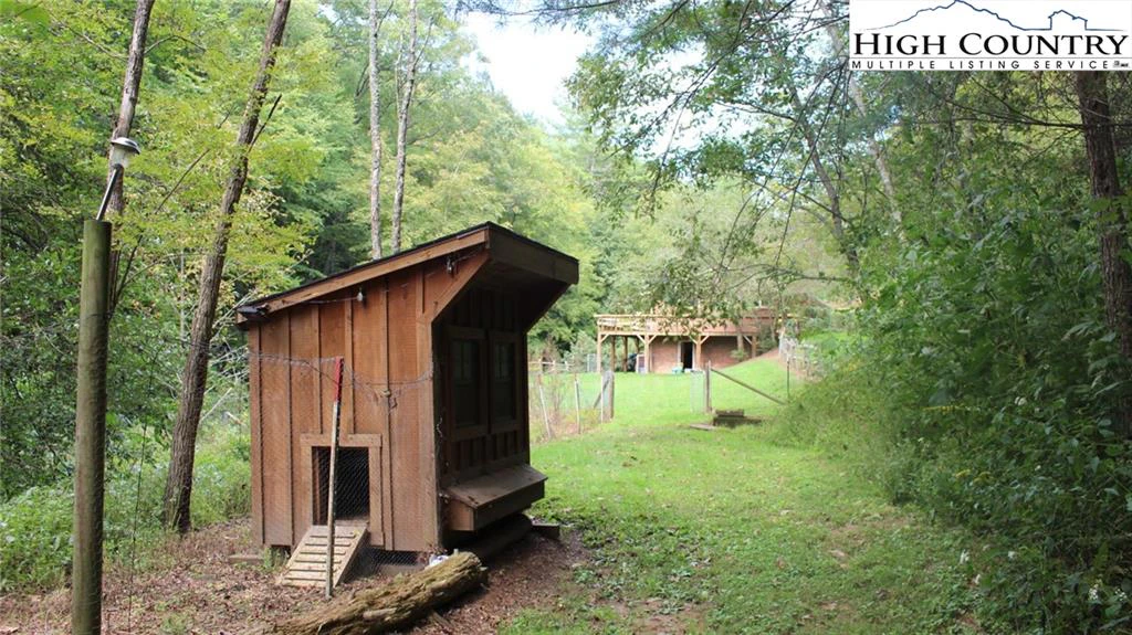 Image number 8 for the current listing
