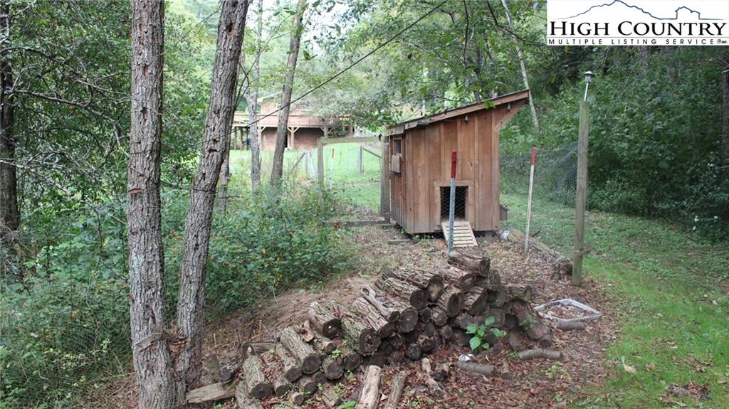 Image number 9 for the current listing