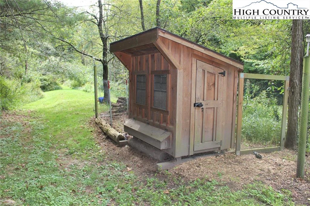 Image number 10 for the current listing