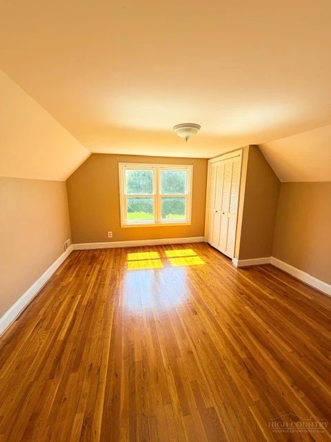 Image number 20 for the current listing