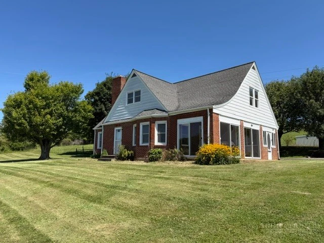 Image number 1 for the current listing