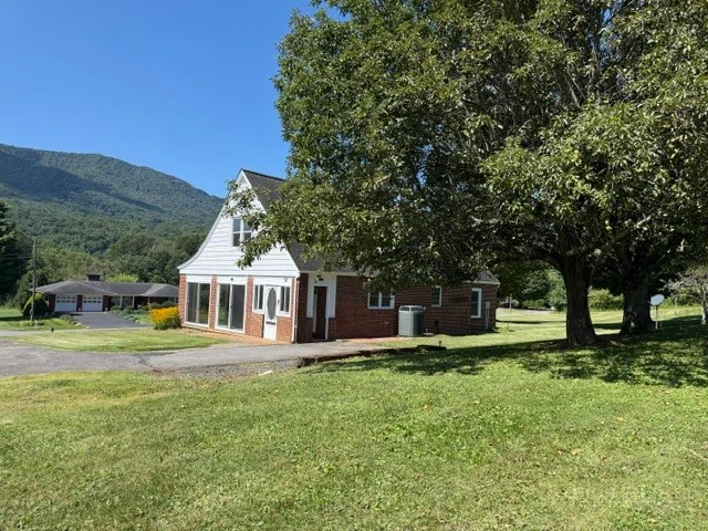 Image number 6 for the current listing