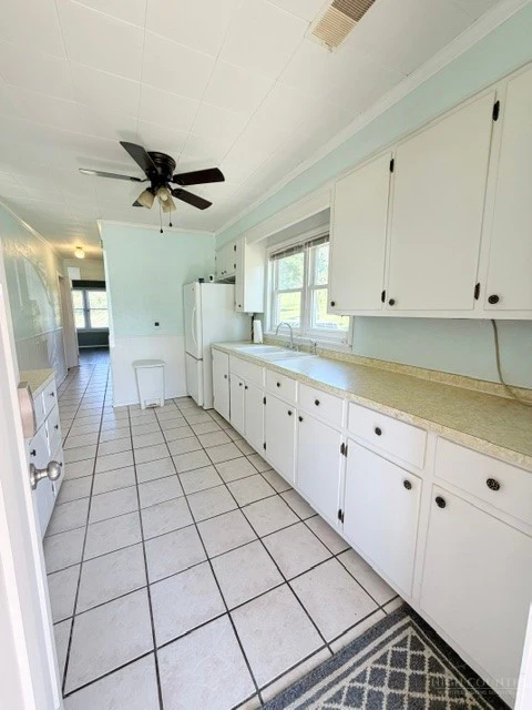 Image number 9 for the current listing