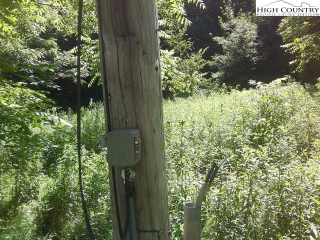 Image number 2 for the current listing