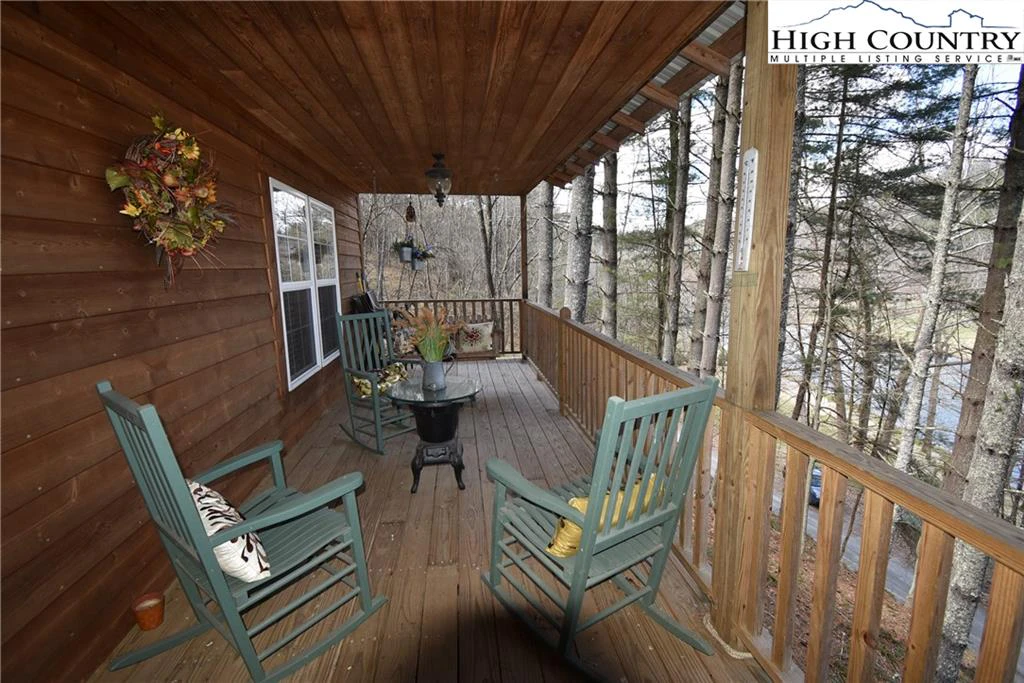 Image number 21 for the current listing