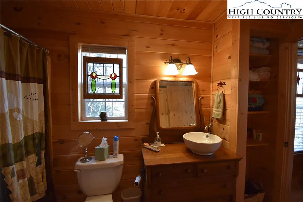 Image number 3 for the current listing