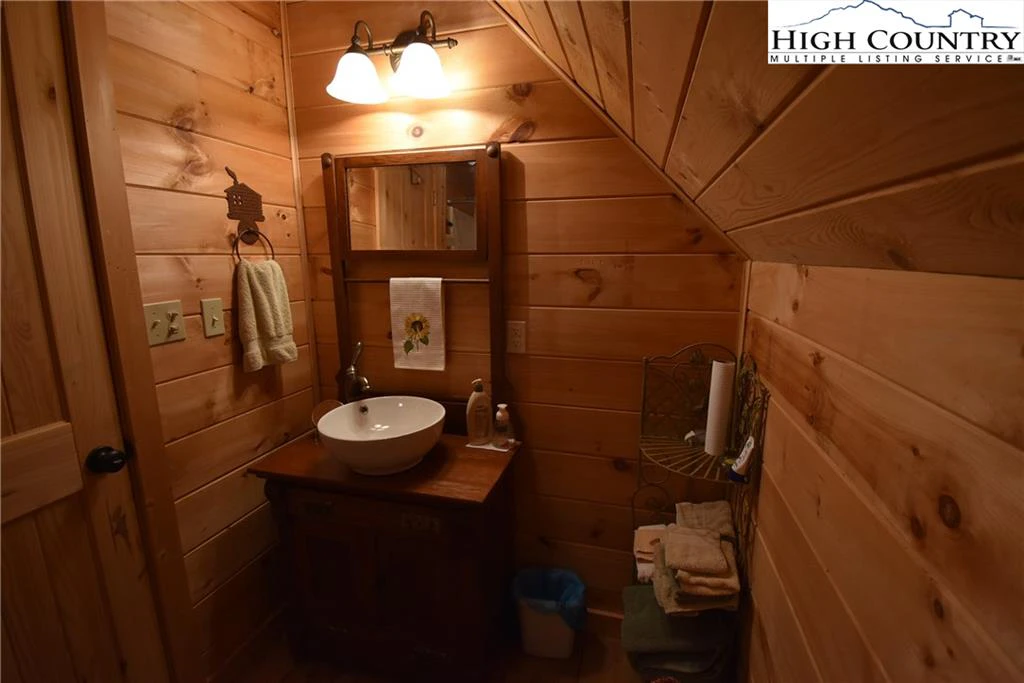Image number 5 for the current listing