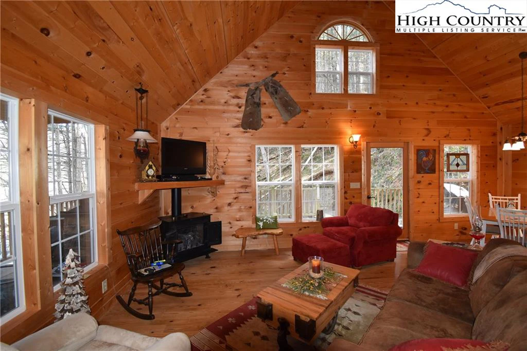 Image number 9 for the current listing