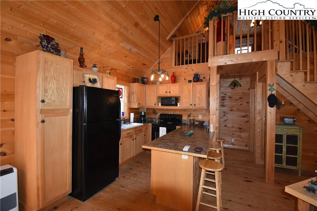 Image number 2 for the current listing
