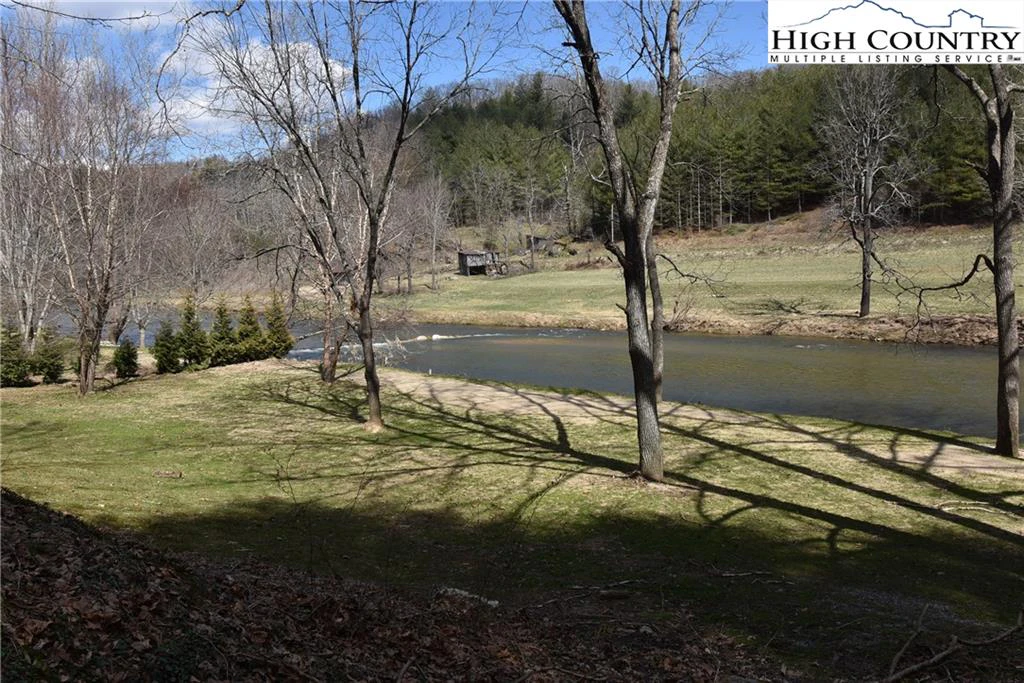 Image number 15 for the current listing