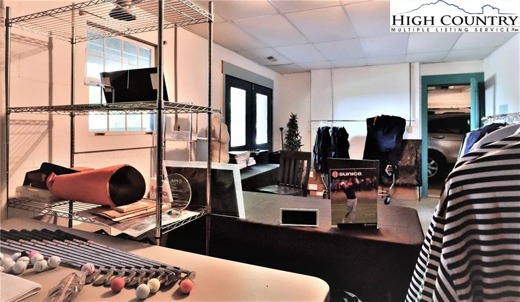Image number 7 for the current listing