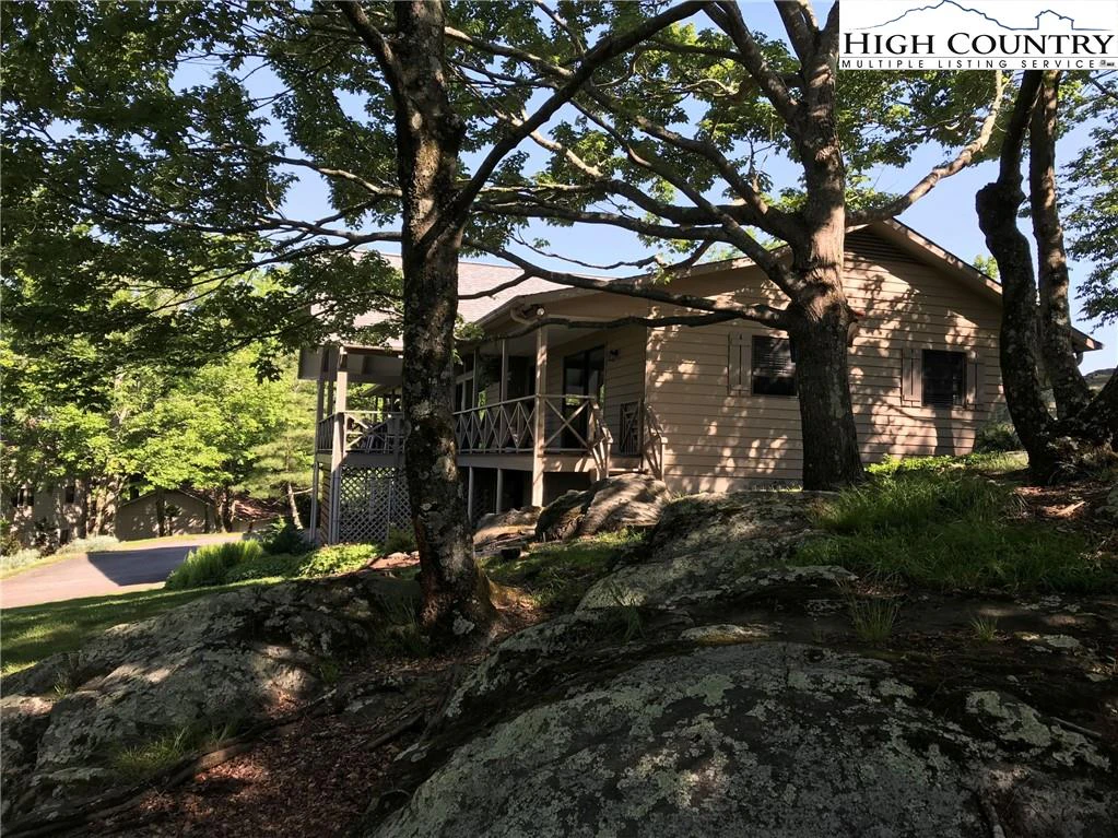 Image number 4 for the current listing