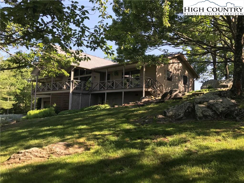 Image number 3 for the current listing