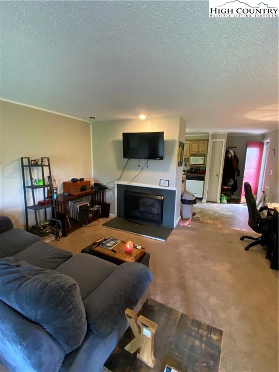 Image number 4 for the current listing
