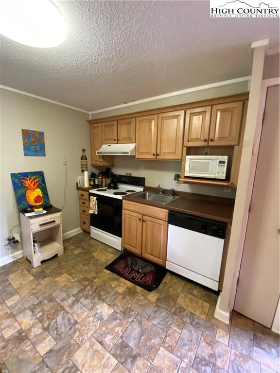 Image number 7 for the current listing