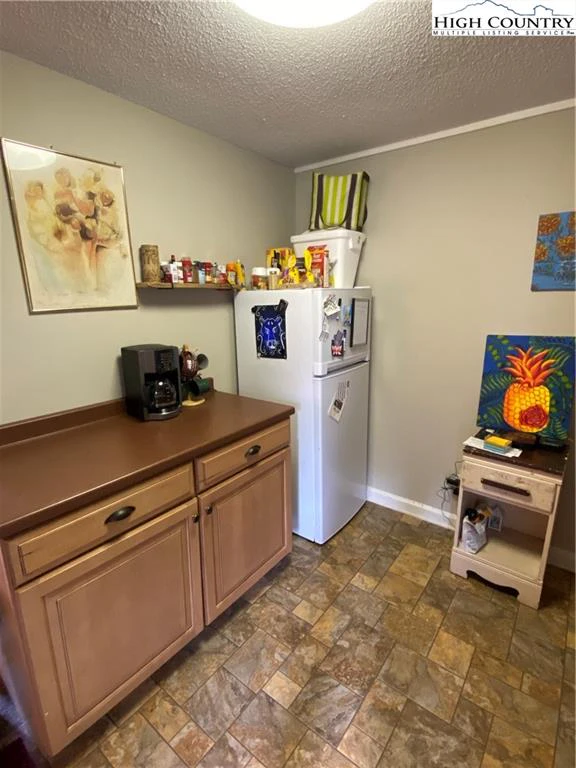 Image number 8 for the current listing