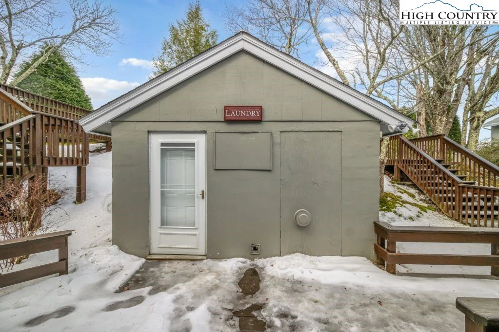 Image number 4 for the current listing