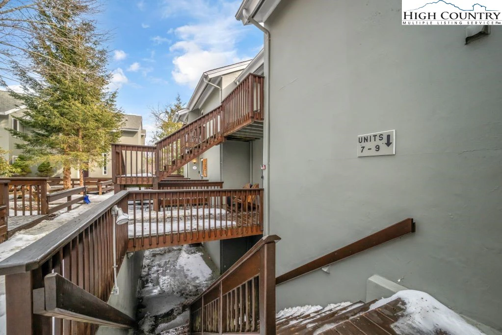 Image number 3 for the current listing
