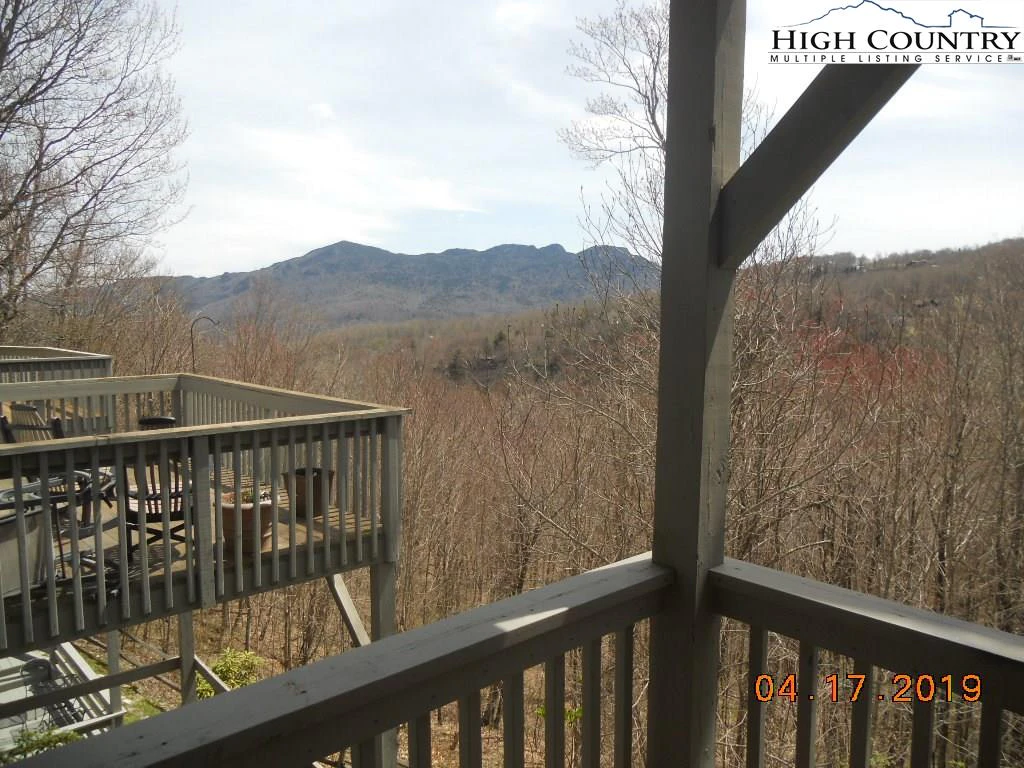 Image number 1 for the current listing